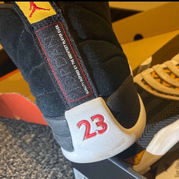 Air Jordan 12 Reverse Taxi - Picture 7 of 8